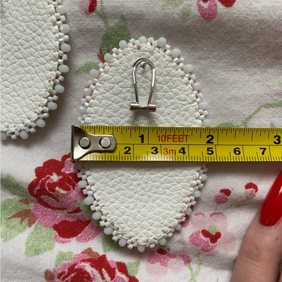 Gorgeous Indigenous made beaded auntie earrings 💛 ❤️ 🖤 - Picture 5 of 6